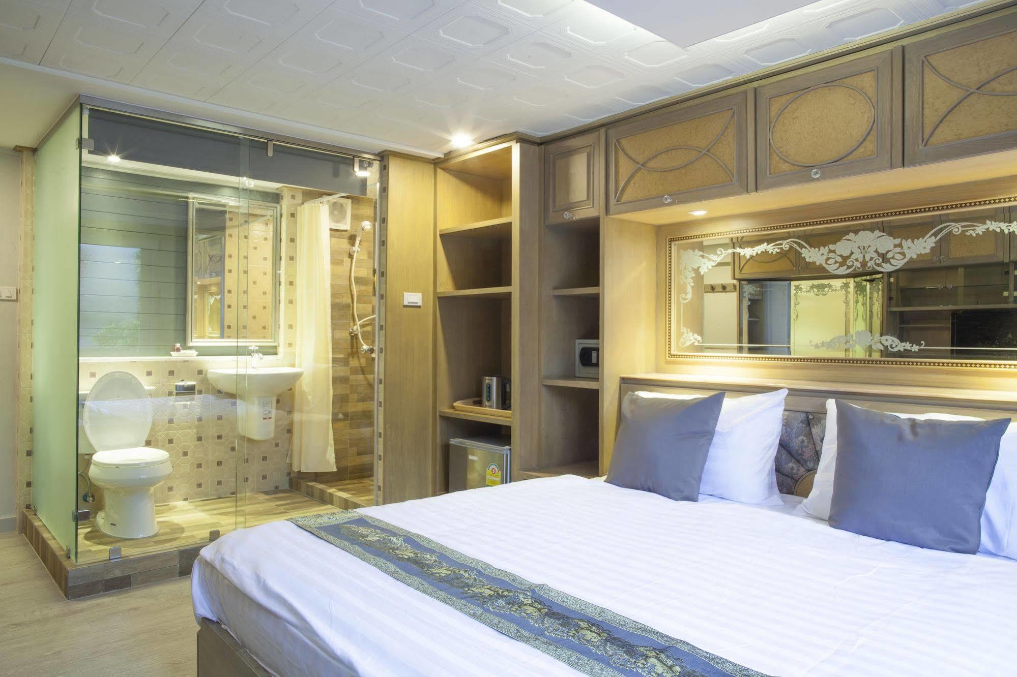 Golden Mountain Hostel Банкок Екстериор снимка
