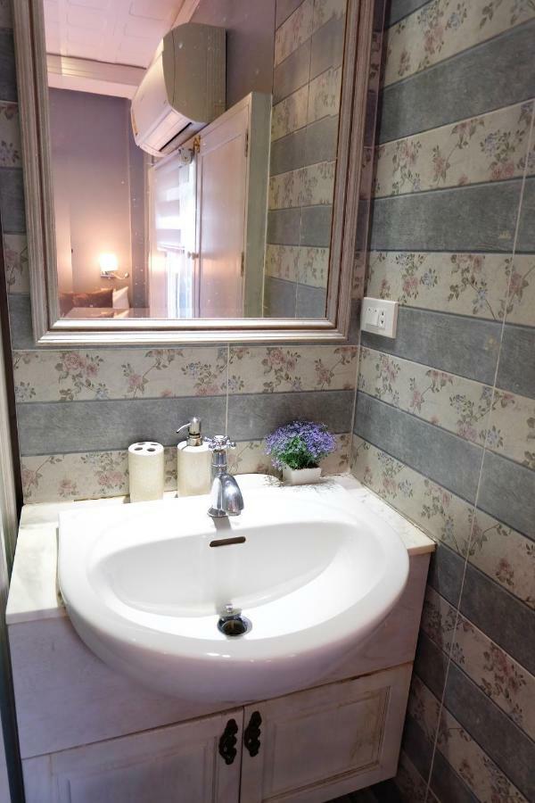 Golden Mountain Hostel Банкок Екстериор снимка